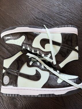 Nike Dunk High SE All-Star 2021 Barely Green Black - - Size 9